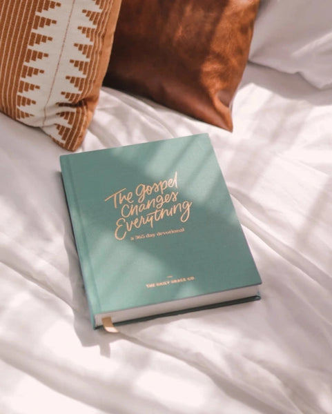 The Gospel Changes Everything (365-Day Devotional)- The Daily Grace Co